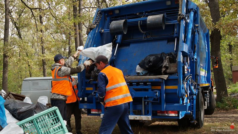 Оценка удовлетворенности населения вывозом мусора в поселении.